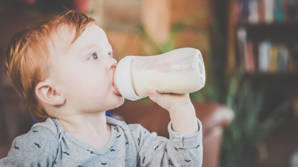 Ποιο είναι το σωστό γάλα για τα μωρά μετά το πρώτο έτος;